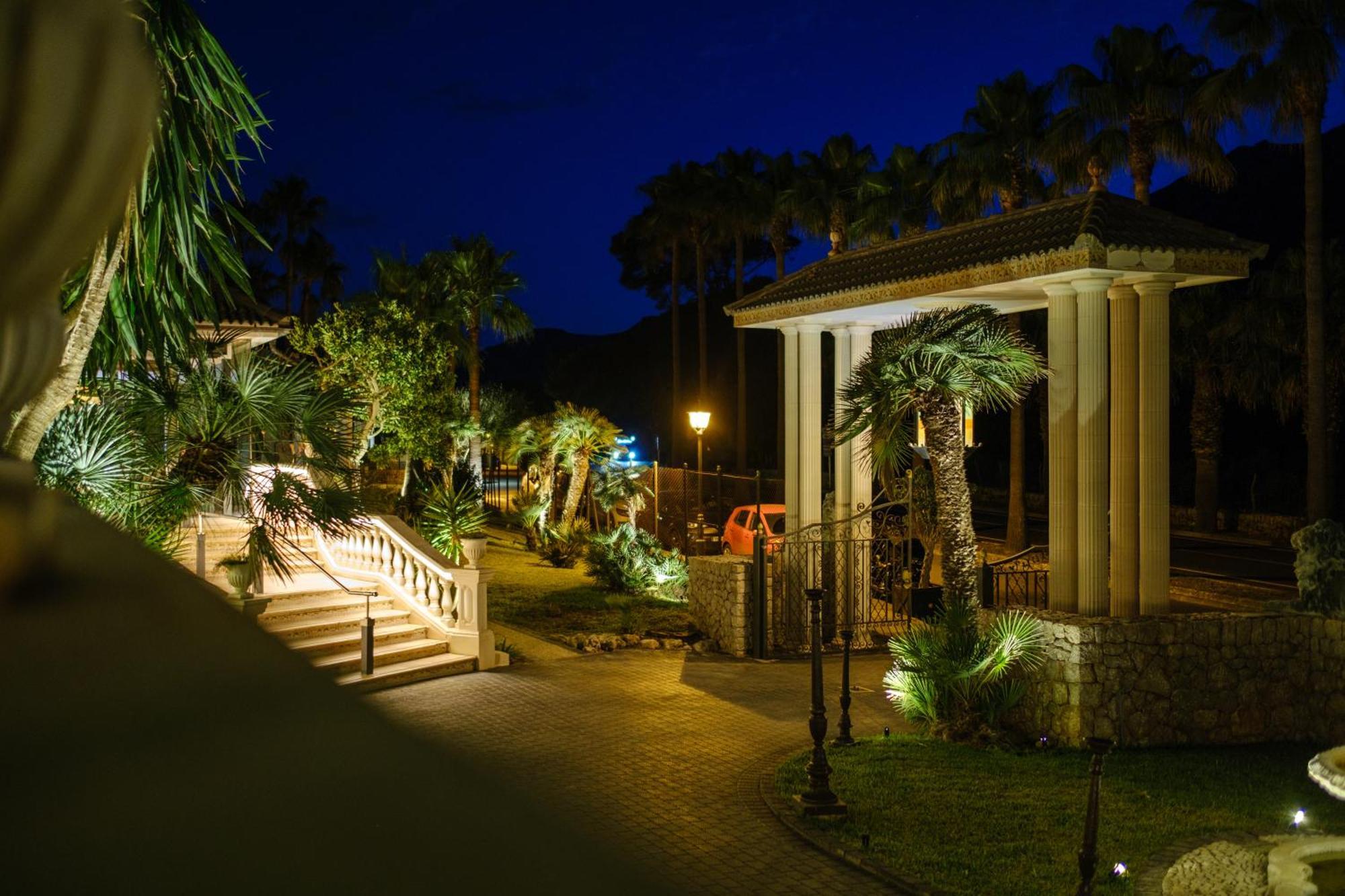 La Moraleja The Quiet Hotel Cala de Sant Vicenc Exterior foto